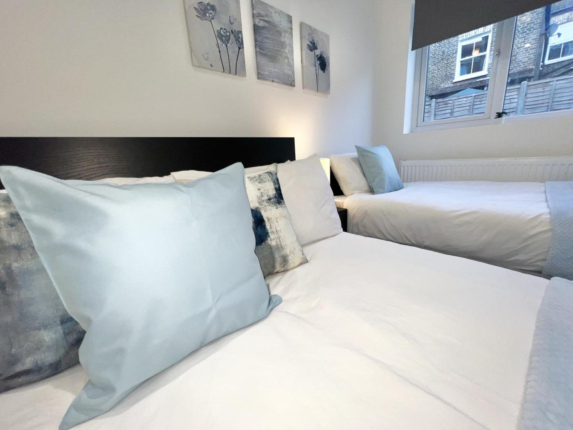 Charming 3-Bed Flat In Shepherds Bush - Sleeps 9 Лондон Екстер'єр фото
