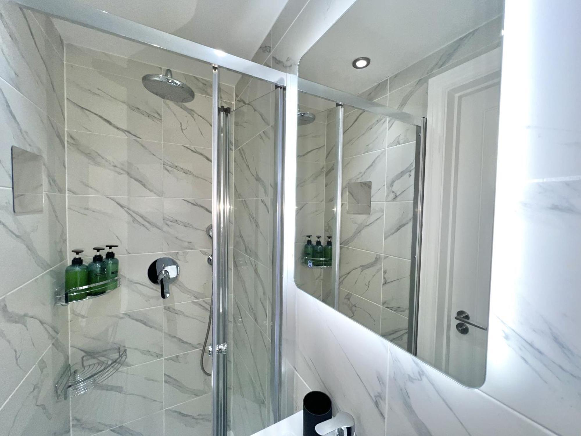 Charming 3-Bed Flat In Shepherds Bush - Sleeps 9 Лондон Екстер'єр фото