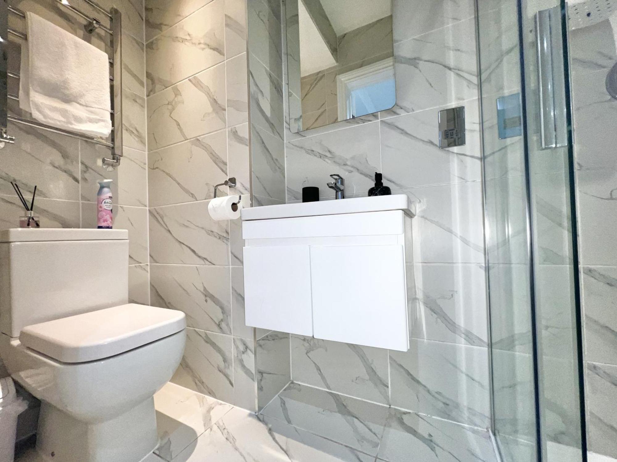 Charming 3-Bed Flat In Shepherds Bush - Sleeps 9 Лондон Екстер'єр фото